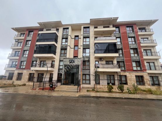 Mevsim Gayrimenkul'den Yemişlik Toki'de Kiralık 3+1 Daire