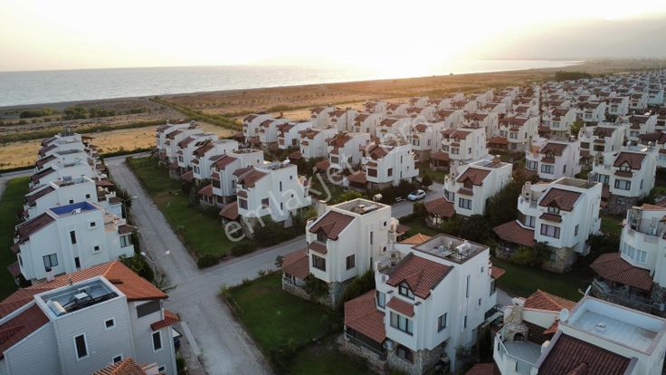 Kökce'den Mavikent Sitelerde Kiralık Boş Villa 6+1