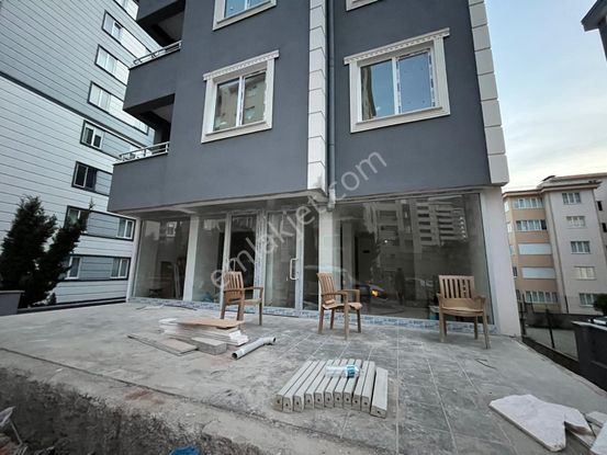 Hürriyet Mahallesinde Satılık 2 Dükkan