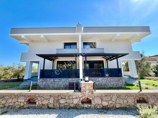 Gümüş'den Narlıda Geniş Bahçeli Ultra Lüks Sıfır 3+1 Müstakil Ev