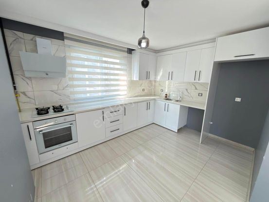 Pınar Mahallesi Türkmenbaşı’nda Lüks Site İçi 2+1 – 7/24 Güvenlik & Çift Havuz!