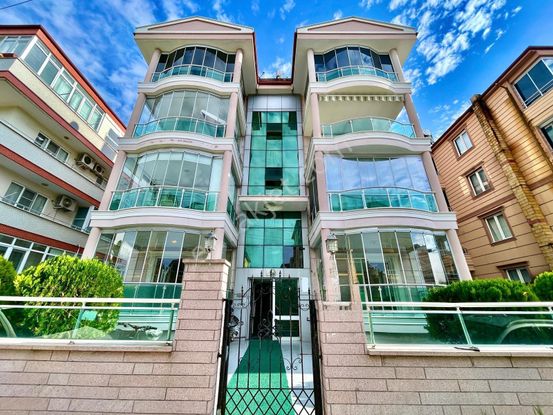 Berkay Demirel'den Akçay Merkezde Ayrı Mutfak 3 Balkonlu 3+1