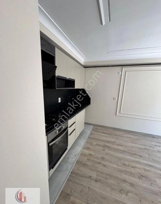 Bahçelide 1+1 Yeni Bina 3.katta 7 Milyon Tl Cansudan