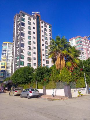 Gürselpaşa'da Havuzlu Site İçerisinde