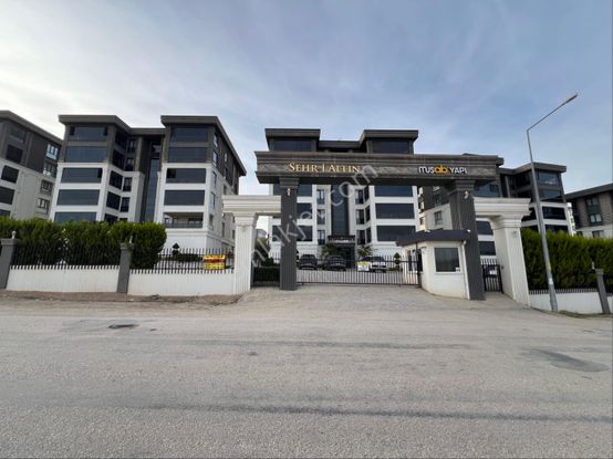 Roma' Dan Şehri Altın Da Satılık Daire