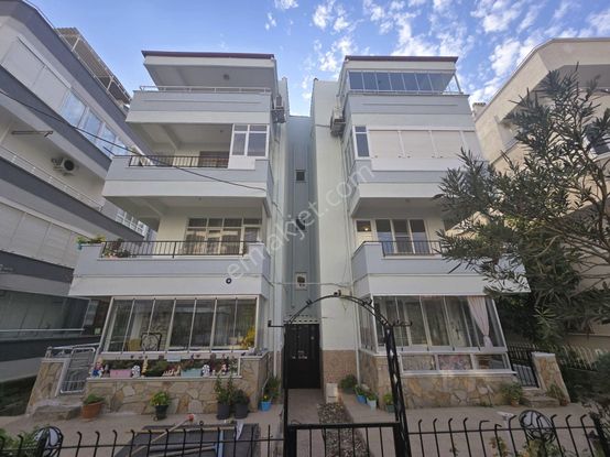 ▄▀▄jet Emlaktan Sarıkız'da Ön Cephe Arakat Denize 150m 2+1 Daire