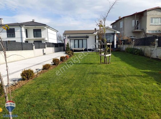 Kıyıköye 20 Km Mesafede İçinde Yapı Olan Eşyalı Arsa