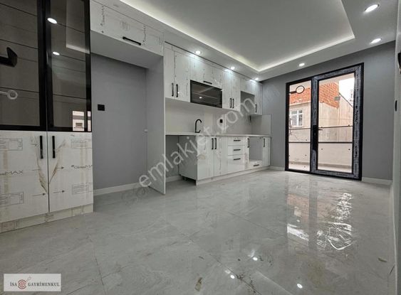 İstasyon Caddesi 2+1 Lüks 90m2 Arakat Satılık Daire Asasörlü
