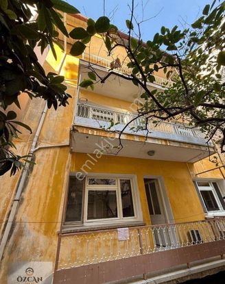 Söke Çeltikçi Mahallesinde Satılık 3 Katlı Bina