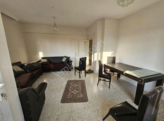 Genç Emlak'tan Mithat Paşa Mah Satılık 3+1 Daire.