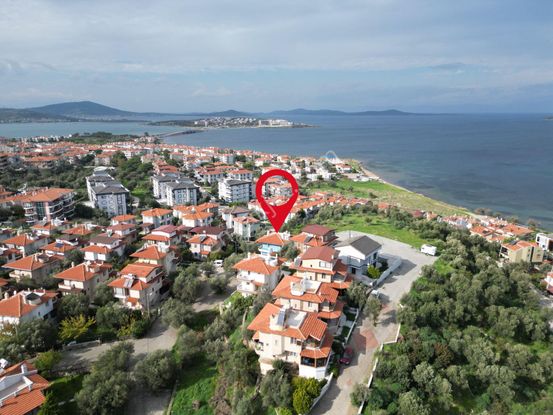 Ayvalık Ali Çetinkayada Denize Yakın Satılık Müstakil Villa