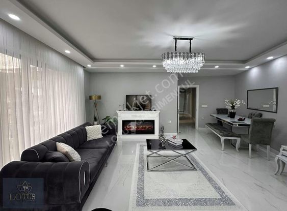 Yenişehir Merkezi Konumda 3+1 Arakat Satılık Dairemiz