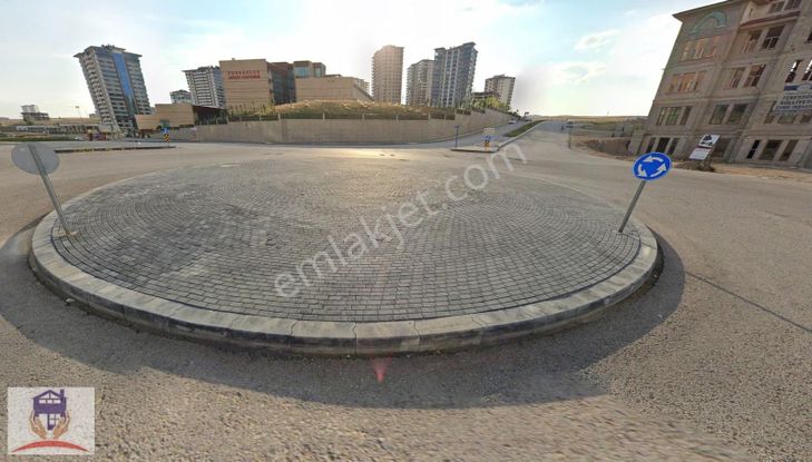 Pursaklar Devlet Hastanesi Önü 50 Lik Bulvara Yakın Köşe Arsa