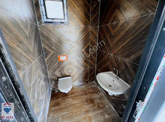 Körfezde Aziz Işık Bulvarına Cephe Kiralık Dükkan Remax Parla