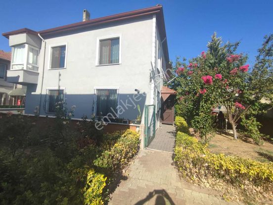 Tarcanlardan Geniş Bahçeli 250 M² Kullanımlı 3+1 Villa