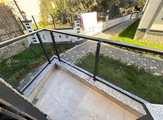 Kerim'den Küçükkuyu Merkez'de Bahçeli Geniş 2+1 Satılık Daire