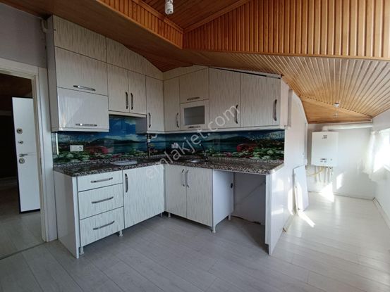 Trend Gayrimenkul'den 3+1 Doğalgazlı Çatı Katı Kiralık Daire