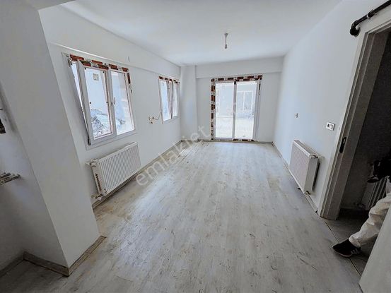 Sıfır 2+1 Zemin Kat Site İçinde