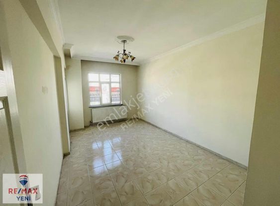 Karamanlıda Kiralık Geniş 4+1 Ferah Daire.