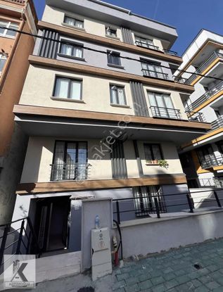 Denizköşklerde Cadde Metrobüs Yakınında 3+1 Tek Daire Üzerinde