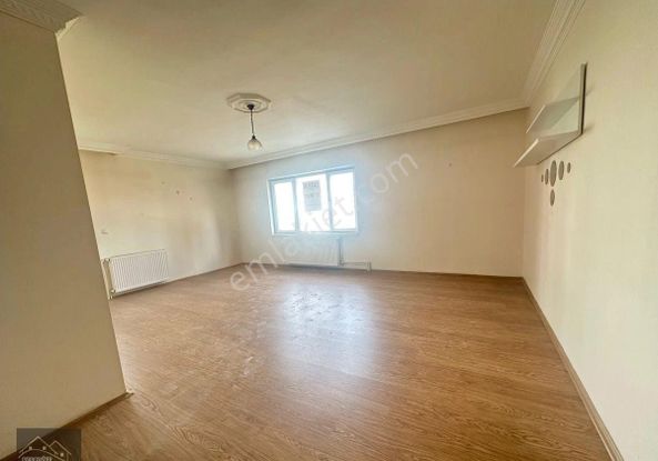 Reşadiye’den Dikmen İlker’de Natura Vadiye Komşu 3+1 Asansörlü Daire