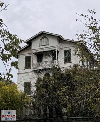 Kınalıada'da Satılık Tarihi Köşk