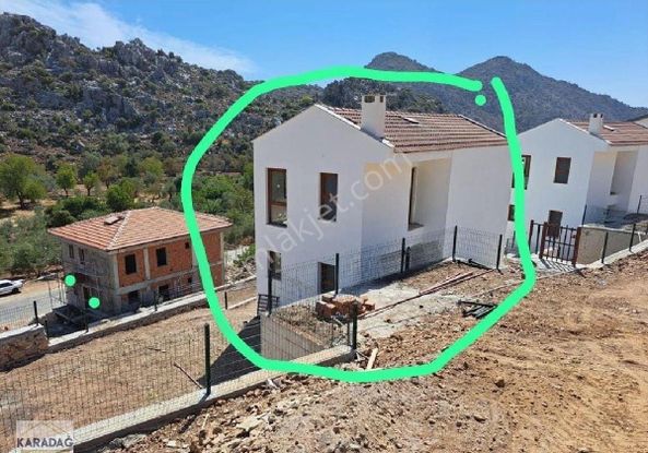 Marmaris Bozburun'da Satılık 365m2 Arsaiçinde Müstakil Havuzlu Villa