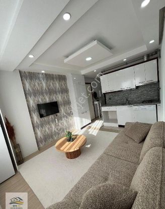 Ulus Cadde Üzerinde Kiralık Arakat Balkonlu Eşyalı Apart