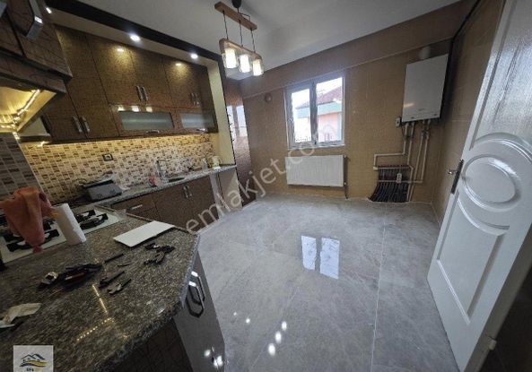 Bağbaşı Mahallesinde Kiralık 3+1 150 M2 Arakat Daire