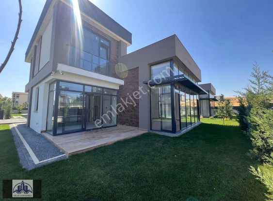 Ankara'da Lüksün Adresi Bağlıca'da Oturuma Hazır Villa...