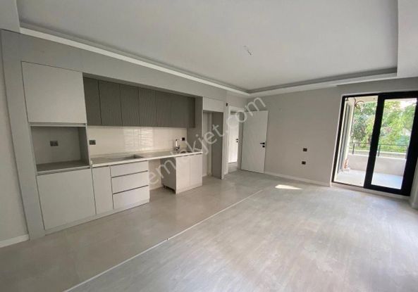 Esenevlerde Giyinme Odalı Satılık 2+1 Daire