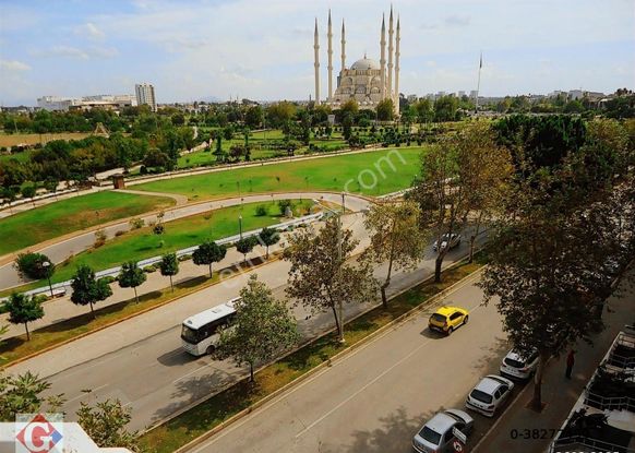 Görgün'den Merkez Park Manzaralı 4+1+k 190 M2 Kombili Daire