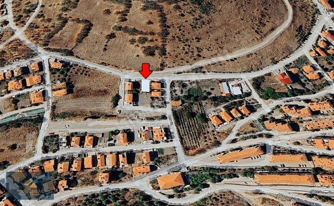 Pekel Emlak'tan Bigadiç Orta Mah. Satılık 210 M2 - 3 Kat İmarlı