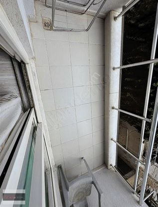 Üniversiteye Yakın Konumda Ara Kat Balkonlu Ön Cephe 2+1 Eşyalı