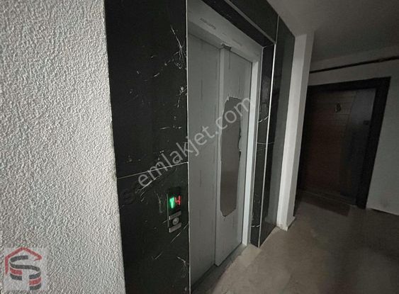 Darıca Aşıroğlu Caddesi'nde 3 + 1 Asansörlü Daire