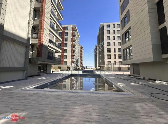 Kepez Çankayada K.otoparklı Ve Havuzlu Sitede 2+1 Satılık Daire