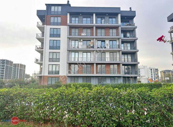 Altıntaş'da Oturmuş,iskanlı Çift Bloklu Sitede 2+1 Bahçe Katı