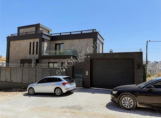 Tema Emlaktan Ultra Lüks Satılık 5+1 Villa