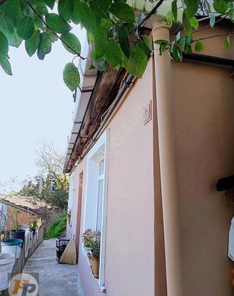 Maltepe'de Yatırımlık 150 M2 Arsa Üzerinde Müstakil Ev