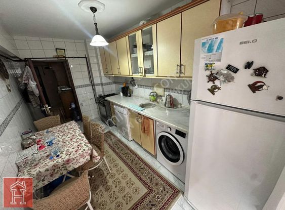 Ayvalı'da Cadde Paraleli 1. Katta 3+1 Satılık Daire