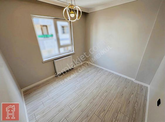 Bu Lokasyonda Benzersiz ! Full Yapılı Merkezde Ara Kat 3+1 Daire