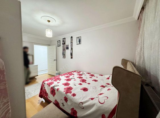 Tıp Fakültesi Cadde Yakını Kat Konumunda Ara Katta 3+1 Daire!!!