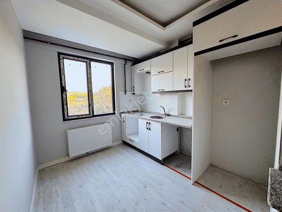 İstasyon Merkezde Doğalgazlı 2+1 Sıfır Daire