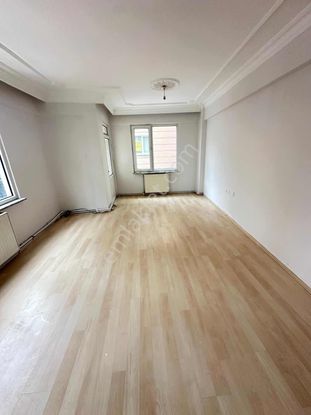 Adres'den Reşadiye Mah Çarşı Merkezde 2+1 Fırsatt Daire