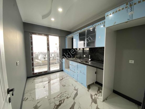 Tuğradan Hatip Mahallesinde Site İçi Havuzlu 2+1 Satılık Daire