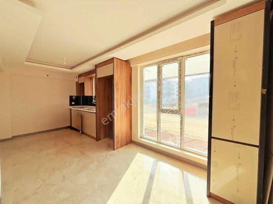 Bölgenin Fırsatı !!! Sıfır 2+1e. Banyolu Y.giriş Kaçırılmayacak Fırsat Dairesi !!!