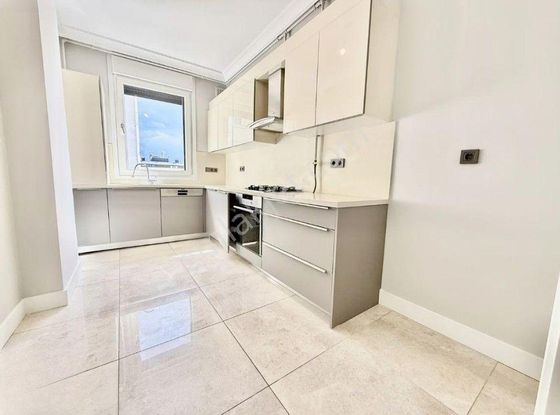 Boş...marks & Spencer Yakın 3+1 Katta Tek Ebeveyn Banyo Balkon Kat Mülkiyet Tapulu 3+1yeni Daire