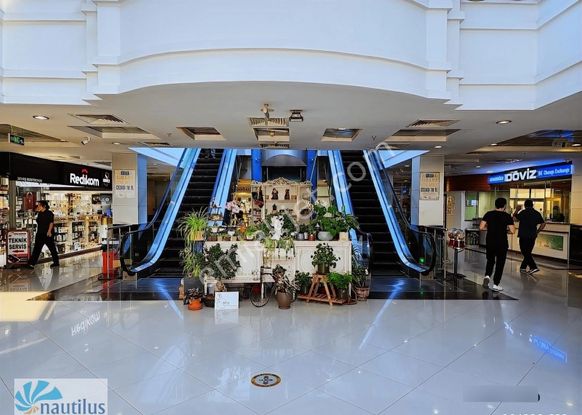 Bahçeşehir Merkez De Kc G Çarşı Da Satılık 32 M2. Dükkan