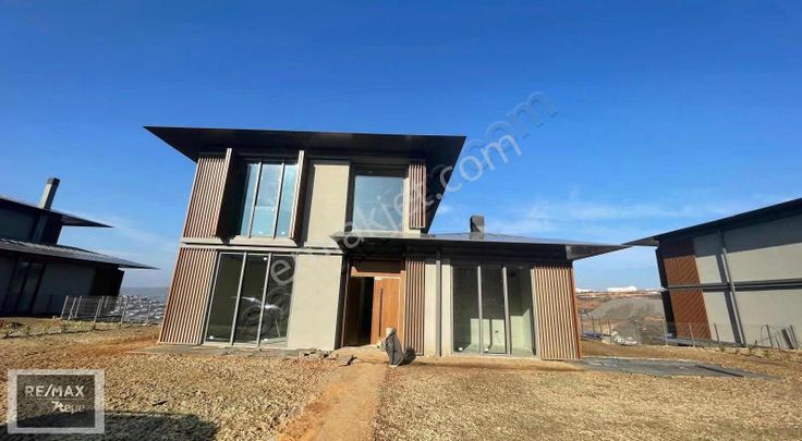 Tek Yetkili Remax7tepe'den Düşler Vadısın'de H Tipi Villa