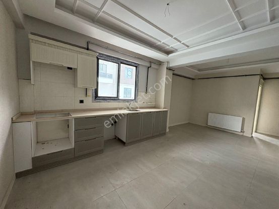 Bağcılar Zümrünt Kent Yanı Yatay Mimari Depreme Dayanıklı Satılık 1+1 Fırsat Daire